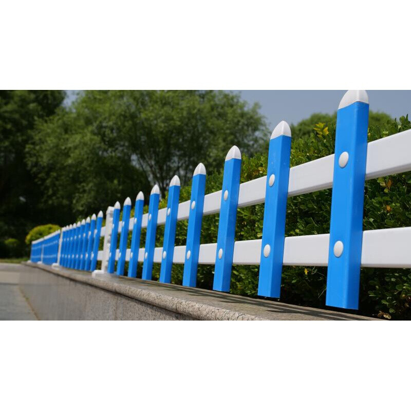 塑鋼P(yáng)VC草坪護(hù)欄 美觀實(shí)用的戶外隔離解決方案